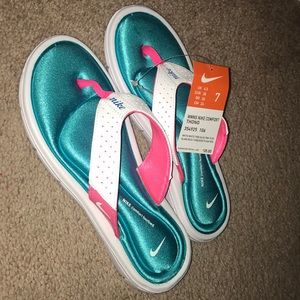 Nike slides/flip flops